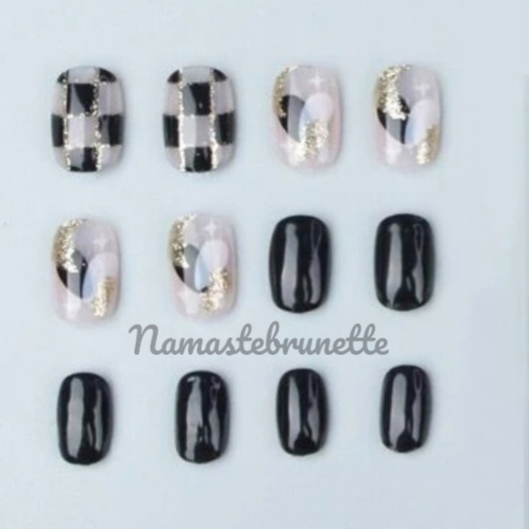 2/$16 Black Glittering Hearts Premium Press on Nails - Picture 6 of 13